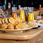 Eggerwirt Kitzbuehel, & Restaurant - Lifts Included In June Sep And Oct Gratis Bergbahnbenuetzung