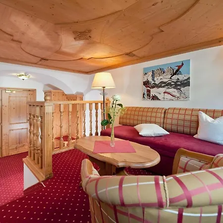 Eggerwirt Kitzbuehel, & Restaurant Hotel 3*