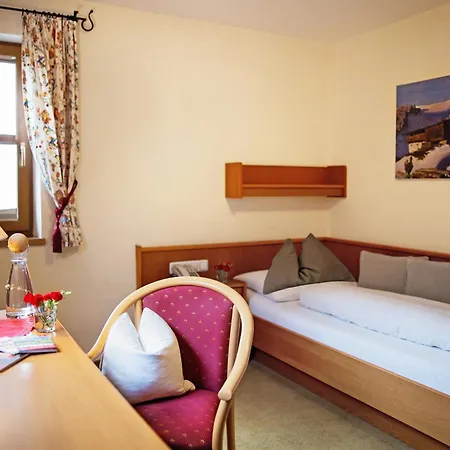 מלון Eggerwirt Kitzbuehel, & Restaurant 3*