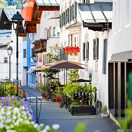 Eggerwirt Kitzbuehel, & Restaurant מלון