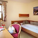 Hotel Eggerwirt Kitzbuehel, & Restaurant - Lifts Included In June Sep And Oct Gratis Bergbahnbenuetzung 3*