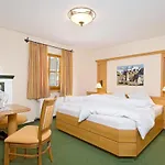 Eggerwirt Kitzbuehel, & Restaurant - Lifts Included In June Sep And Oct Gratis Bergbahnbenuetzung Hotell