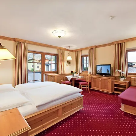 Hotel Eggerwirt Kitzbuehel, & Restaurant - Lifts Included In June Sep And Oct Gratis Bergbahnbenuetzung